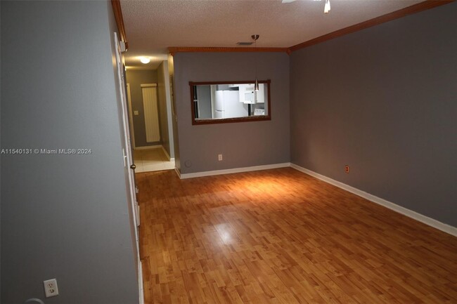 Building Photo - 6826 Sienna Club Dr