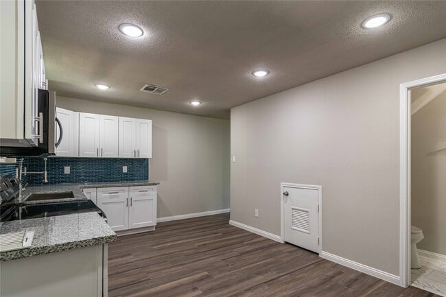 Foto del edificio - 7921 Cook Rd