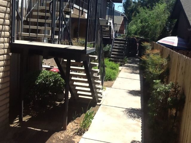 Building Photo - Fourplex For Rent in Fresno