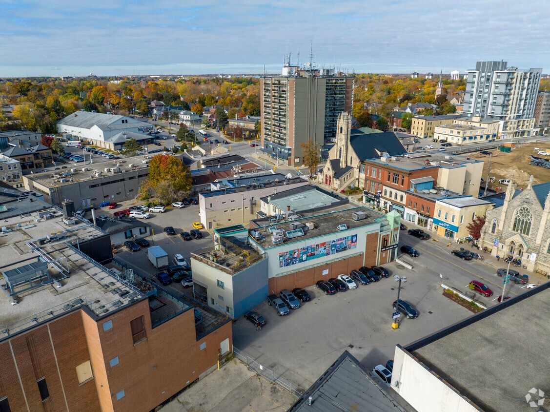 Building Photo - 27 Quebec St