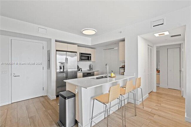 Building Photo - 4250 Biscayne Blvd