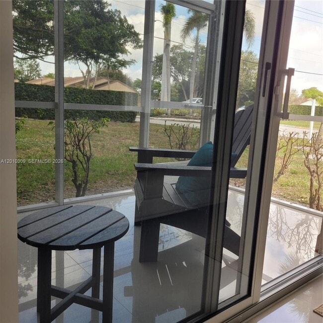 Foto del edificio - 8101 SW 24th Ct