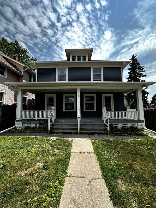 Foto del edificio - 1608-1610 12th Ave Moline, IL