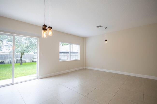 Building Photo - 12425 Westhampton Cir