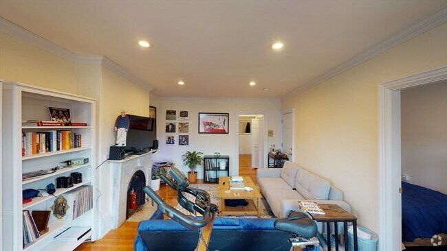 Building Photo - 8 Brimmer St