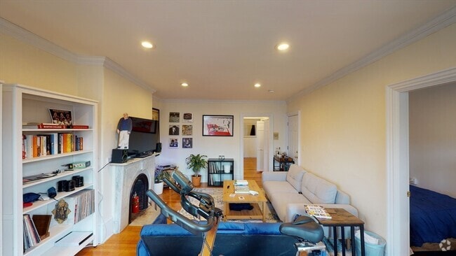 Building Photo - 8 Brimmer St