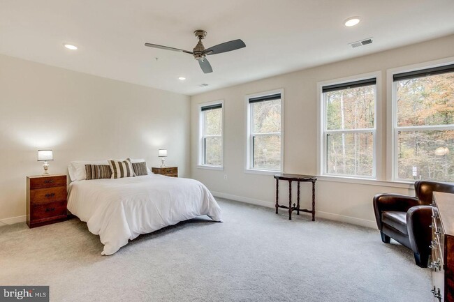 Building Photo - 43095 Wynridge Dr