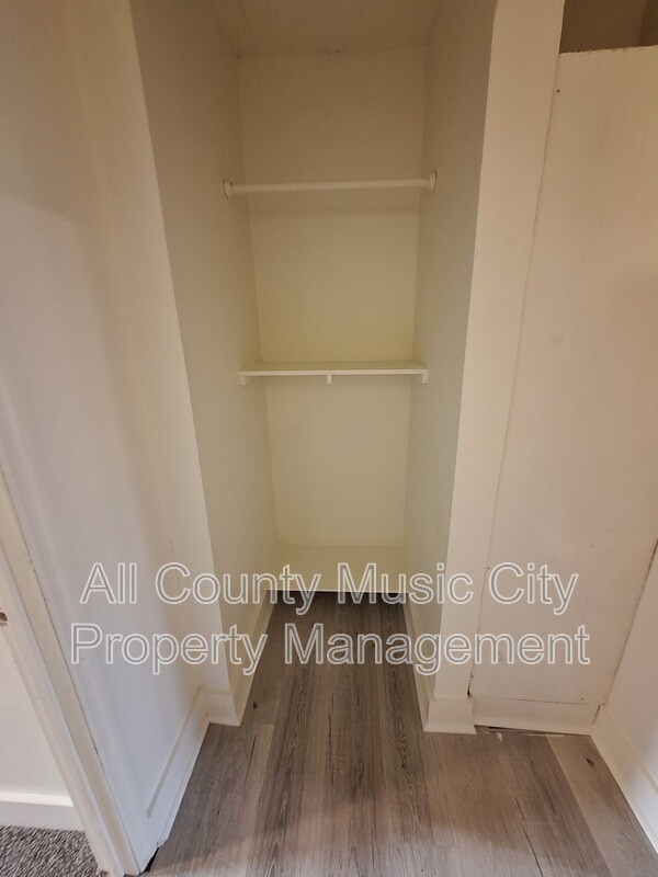 Building Photo - 105 Bonnabrook Dr