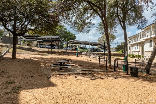 Parque para perros - Lyv Austin