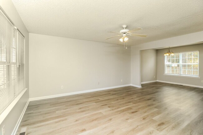 Foto del edificio - 36 Middleton Ct