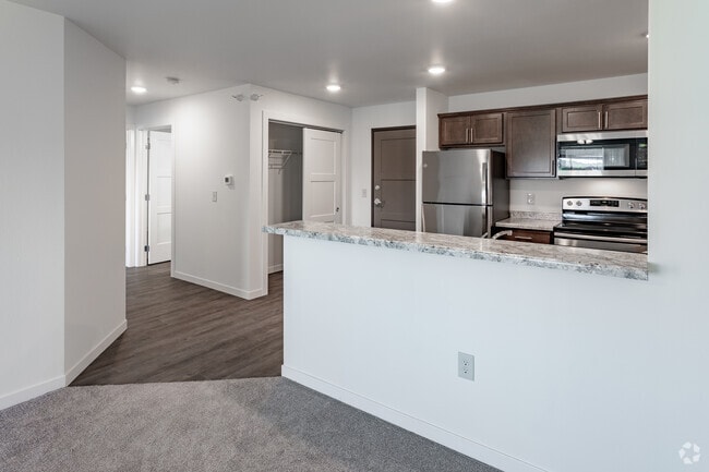 2BR, 2BA - 970SF- Kitchen - The Preserve on 24th
