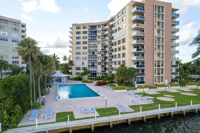 Building Photo - 2800 N Flagler Dr