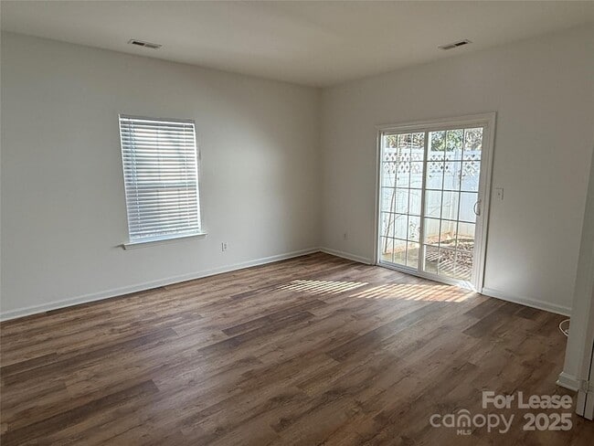 Building Photo - 7041 Somerset Springs Dr