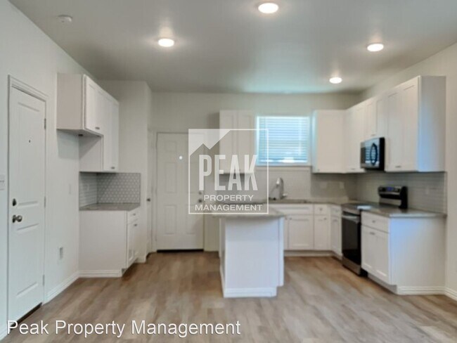 Building Photo - 4 br, 2.5 bath House - 5501 Wynwood Dr