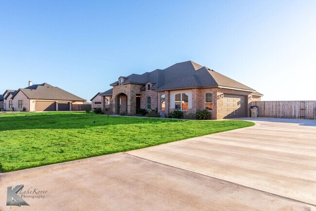 Building Photo - Highland Farms Haven: A Unique 4-Bedroom R...