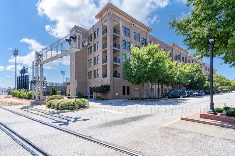 Foto principal - 927 S Main St