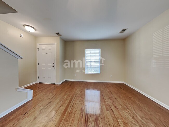 Building Photo - 409 Lakewind Dr