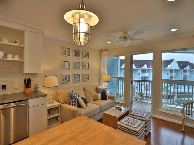 Building Photo - 10811 Termini-San Luis Pass Rd