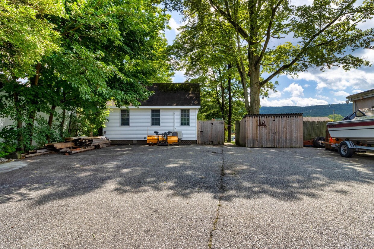 Primary Photo - 154 Windermere Ave