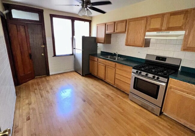 Foto del edificio - 4750 N Lotus Ave