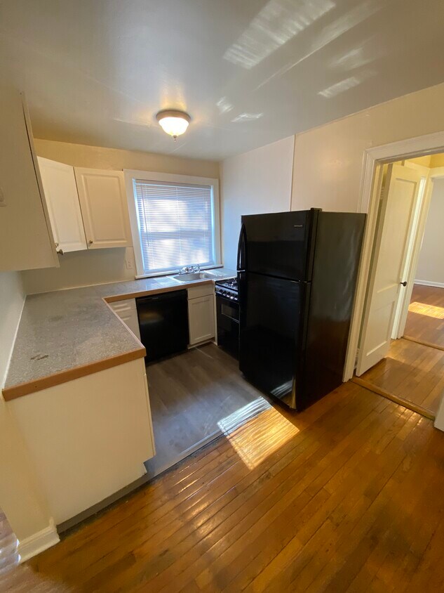 Primary Photo - 202 N Meadow St