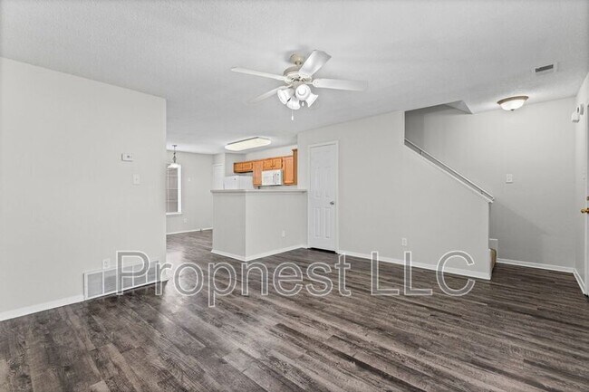 Building Photo - 854 Barrington Woods Cove