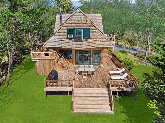 Building Photo - 350 Montauk Hwy