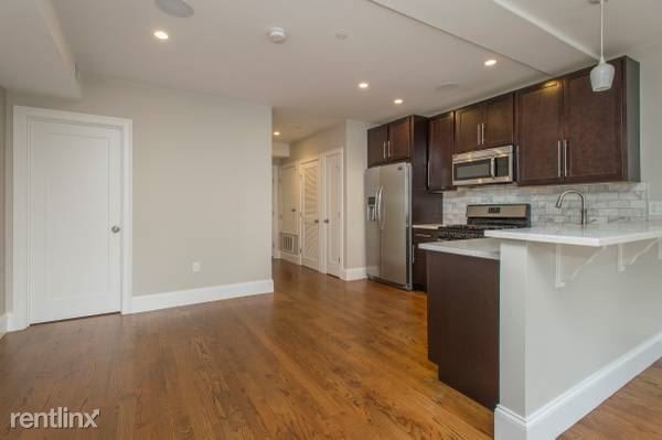 Primary Photo - 339 D St