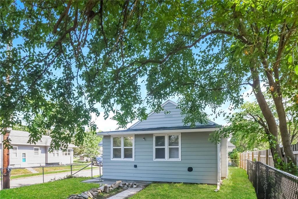 Primary Photo - 1502 Edgemont Ave