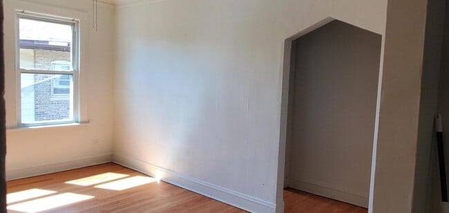 Foto del edificio - 10801 S Indiana Ave