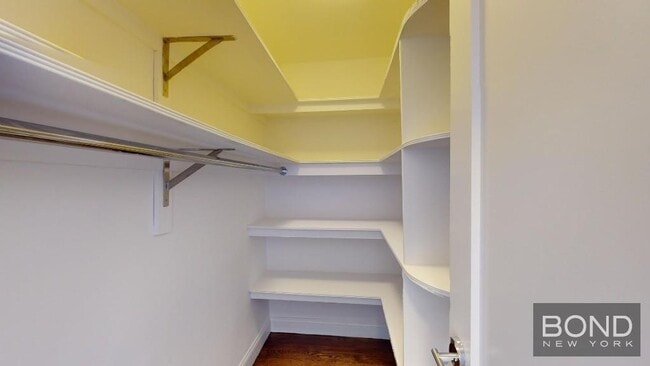 Building Photo - 160 W 73rd St