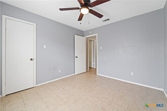 Building Photo - 303 Carly Dr