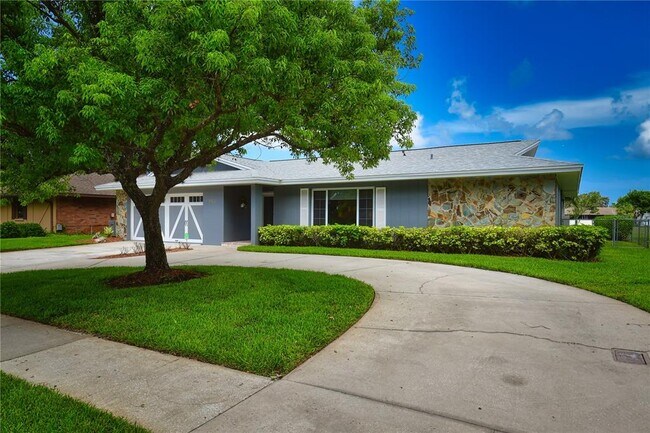 Building Photo - 6690 Burning Tree Dr