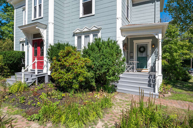 Building Photo - 459 Deering Ave