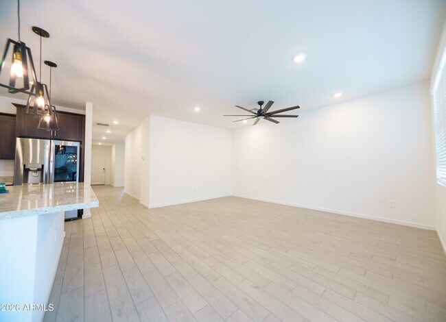 Foto del edificio - 35215 W Marin Ave