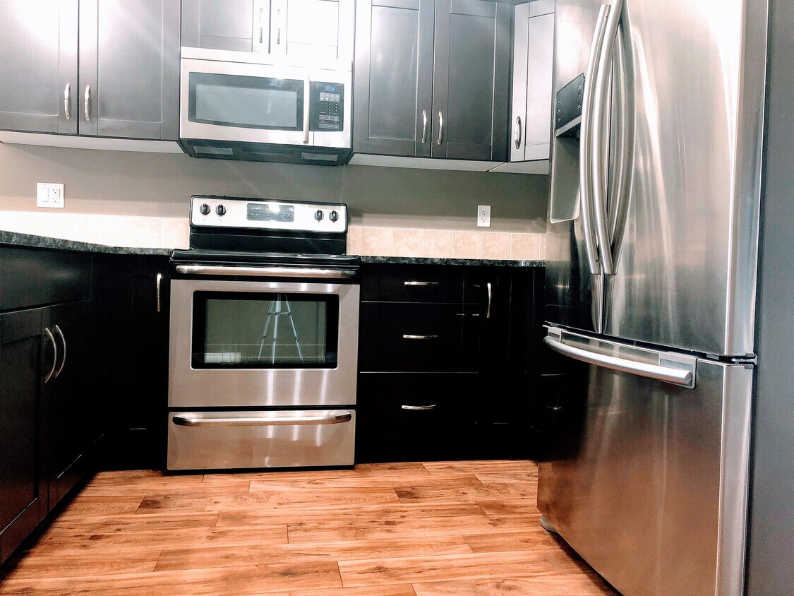 Photo principale - 3810 Dewdney Ave E