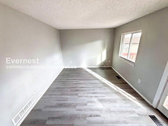 Building Photo - 18988 E Montana Pl