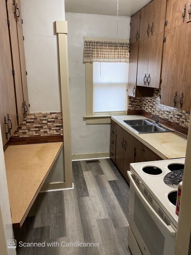 Foto del edificio - 1612-1614 Huffman Ave