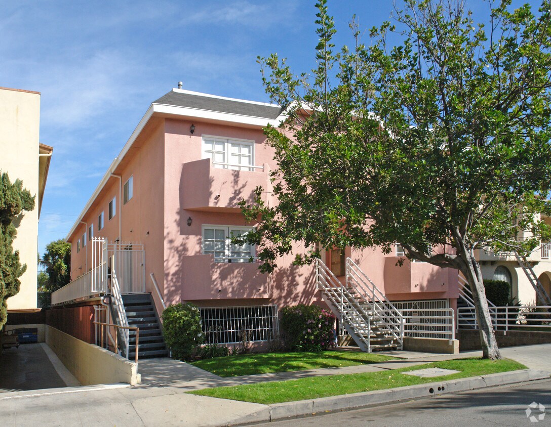Building Photo - 1452 S Canfield Ave