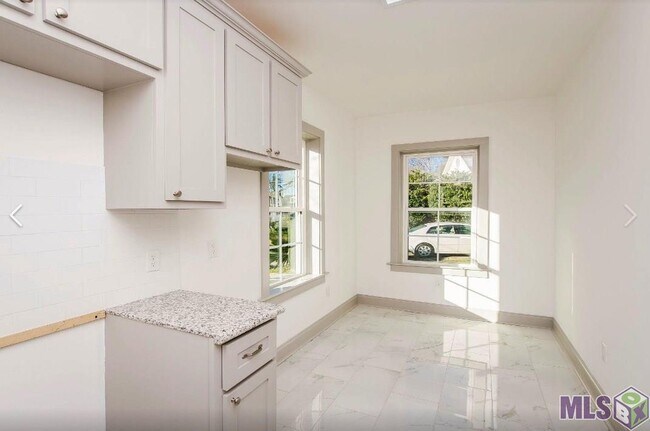 Foto del edificio - 3241 Carlotta St