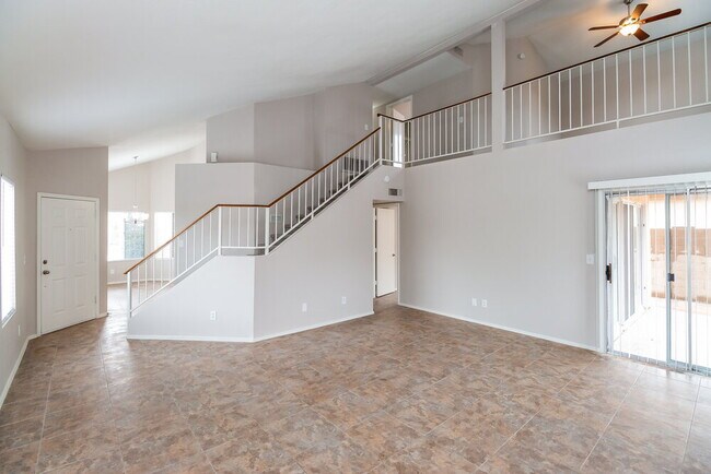 Foto del edificio - 6357 W Lawrence Ln