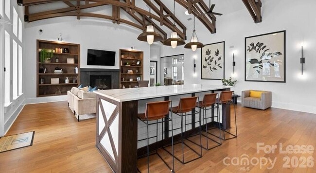 Foto del edificio - 15155 Ollie Dr