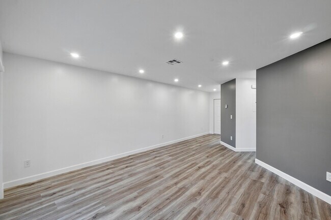 Foto del edificio - 273 NW 36th Ave