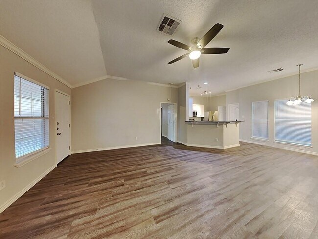 Building Photo - 11907 Santa Fe Tr