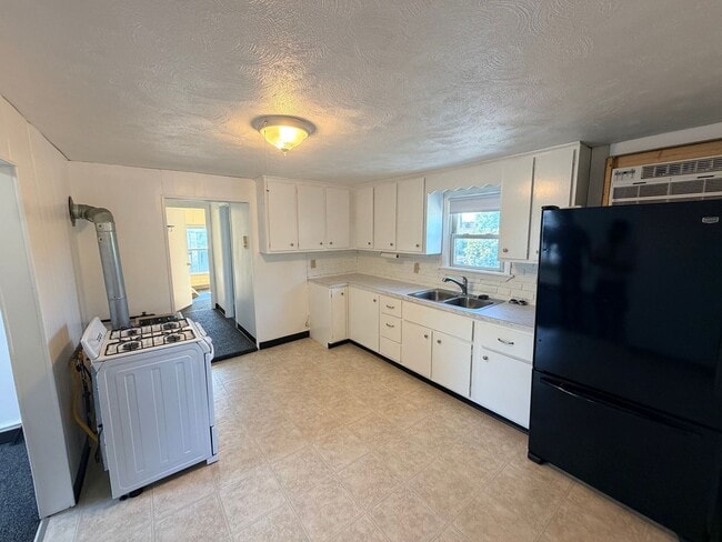 Photo - 10 Island St Apartment