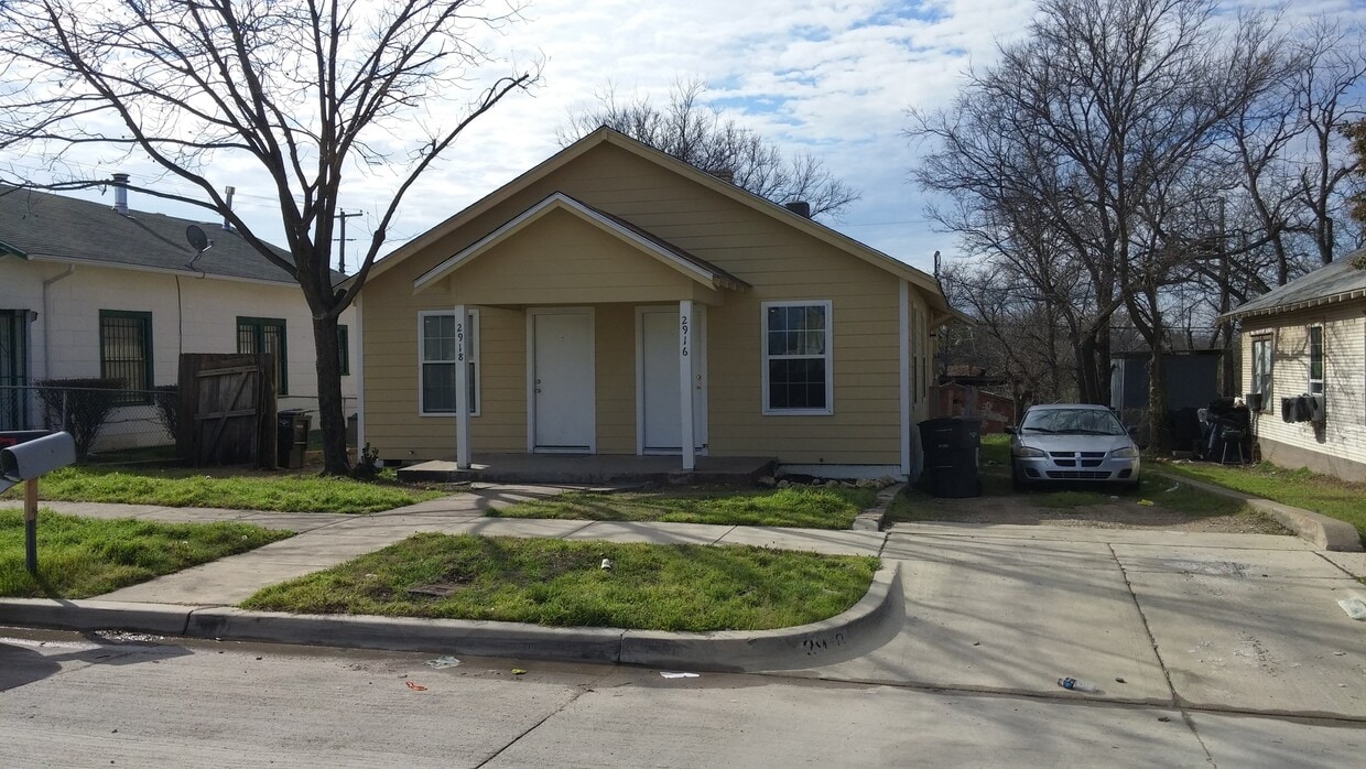 Photo - 2916 18 Ave G