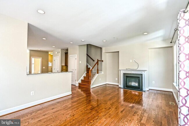 Building Photo - 4070 Glendale Way