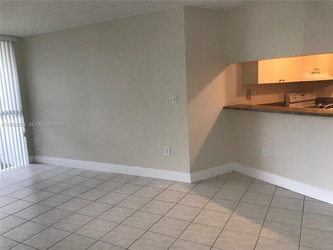 Foto del edificio - 7125 NW 186th St