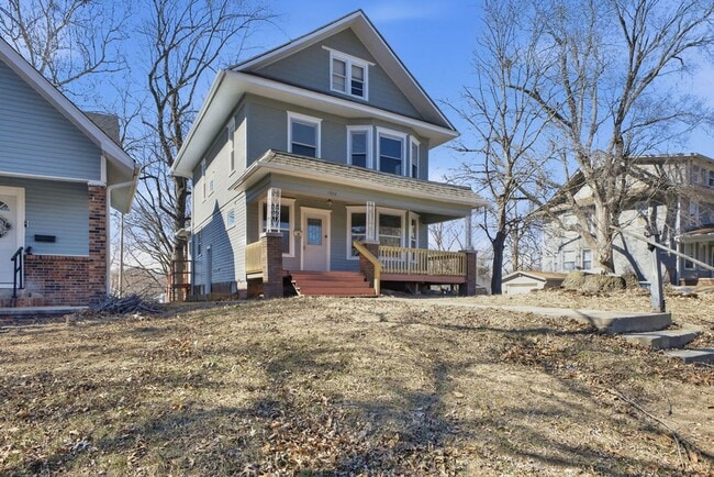 Building Photo - Spacious 4-Bedroom, 1.5-Bath Home with Plenty of Living Space!