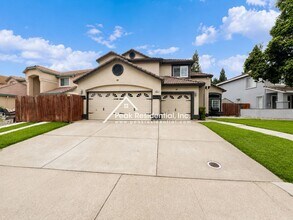 Building Photo - 437 Anacapa Dr